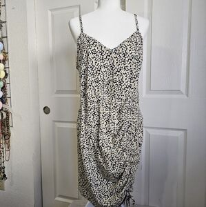 Women's 1x Sleeveless Floral Patterned Summer Dress